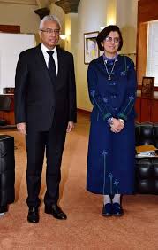 وزير خارجية موريشيوس يستقبل سفيرة مصر