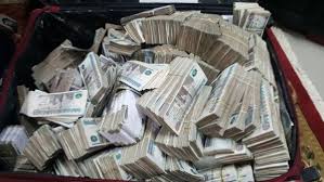 ضبط خمسة مليون جنيه قبل غسلهم