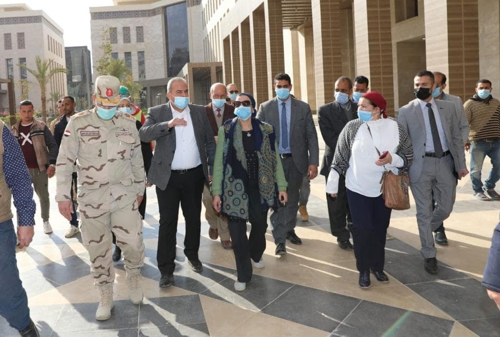 تفقد وزيرة البيئة مبنى الوزارة الجديد بالعاصمة الإدارية