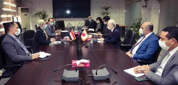 السفير الياباني عن دعم اليابان لمصر في الحد من استخدام الأكياس البلاستيكية أحادية الاستخدام. والتنسيق مع منظمة الأمم المتحدة للتنمية الصناعية "يونيدو" .لتنفيذ مشروع تعزيز ممارسات الاقتصاد الدائري في قطاع البلاستيك أحادي الاستخدام فى مصر.