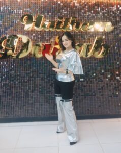 الإعلامية أمنية بدير مع مصفف الشعر هيثم دهب