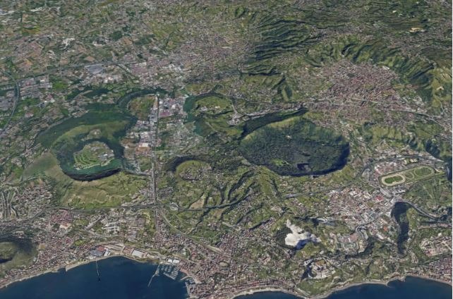 هزة إرتدادية تضرب غرب نابولي